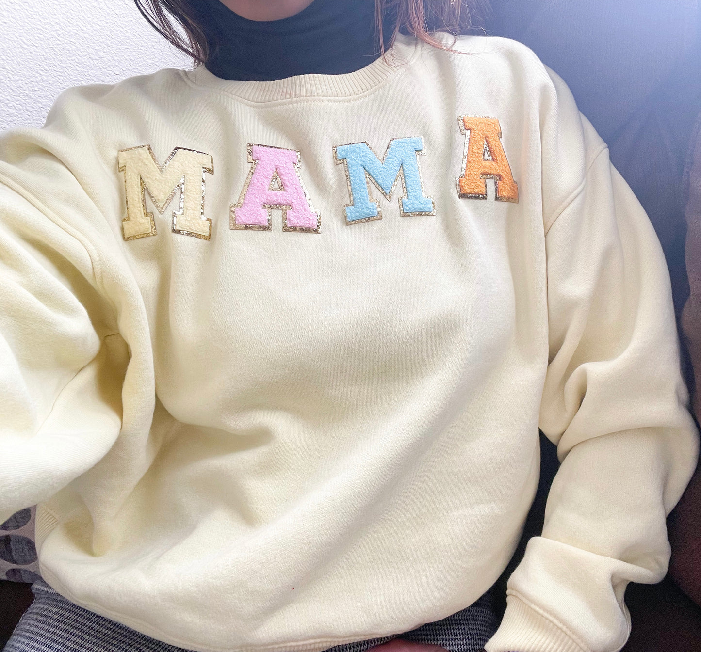 Mama patch crewneck